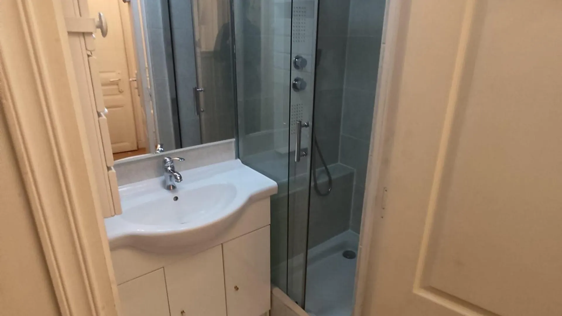 Cosy Flat 8e Champs-elysees Apartment Paris