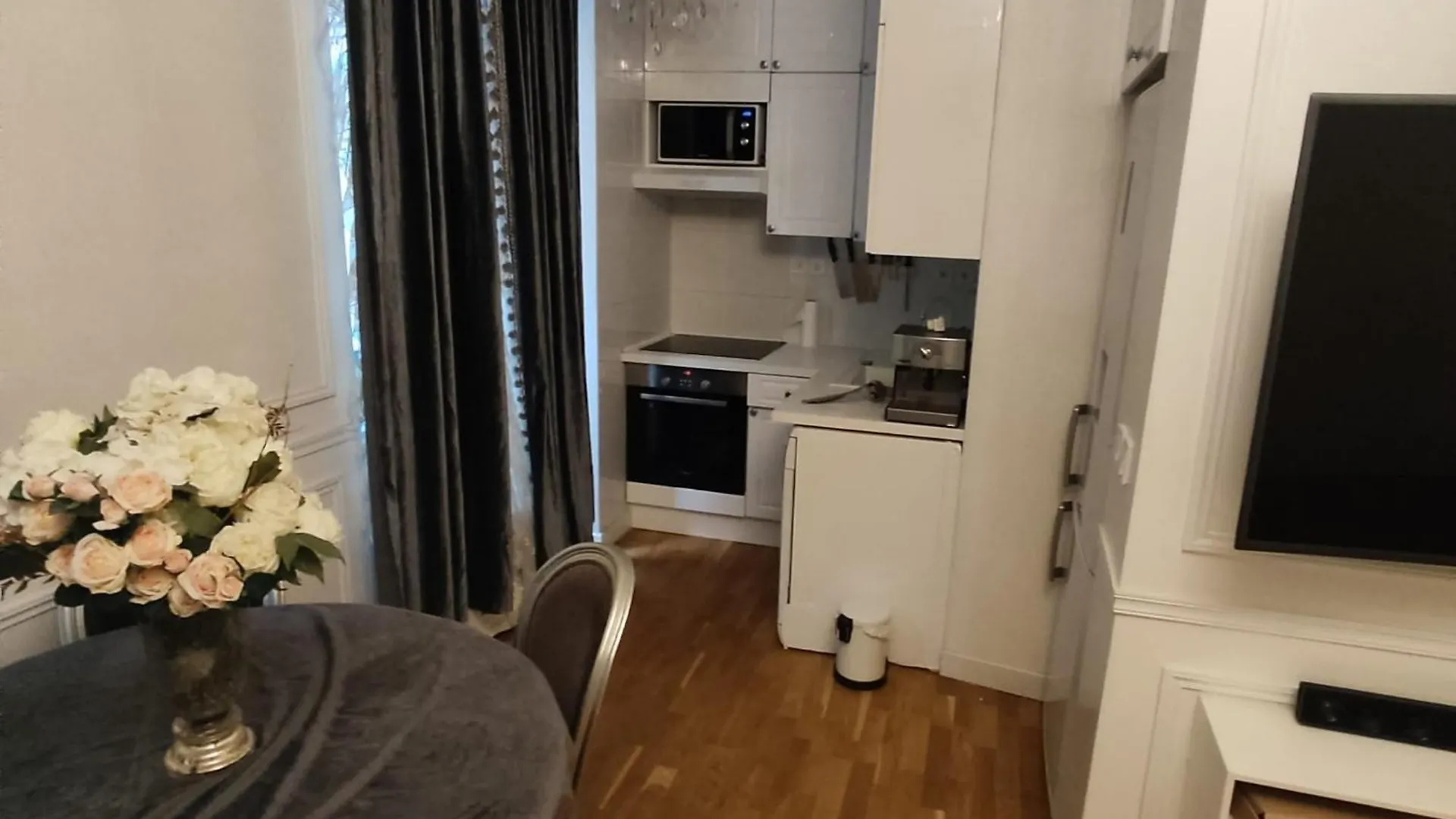 Cosy Flat 8e Champs-elysees Apartment Paris
